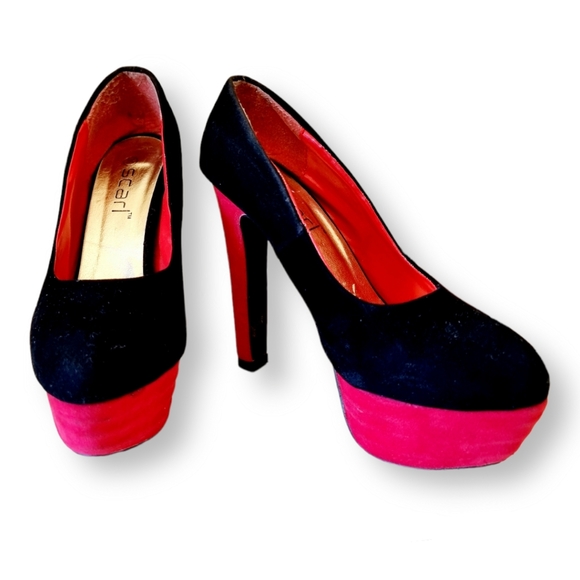 Y2k, super unique black felt heels with red platform heels and gold inner sole - Picture 6 of 6